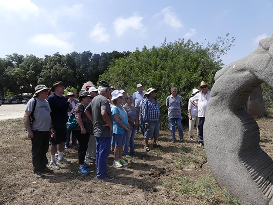 טיול  מועדון נופית לחוף הכרמל 24.6.16. מדריך גלי נחום