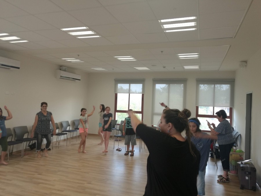 ריקוד זומבה עם המורה יפית רכס קייטנת סבאבא 2018 (1)