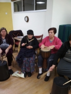 פעילות מוסיקלית עם רועי עבאדי בית חם כפר חסידים 2.2019 (7)
